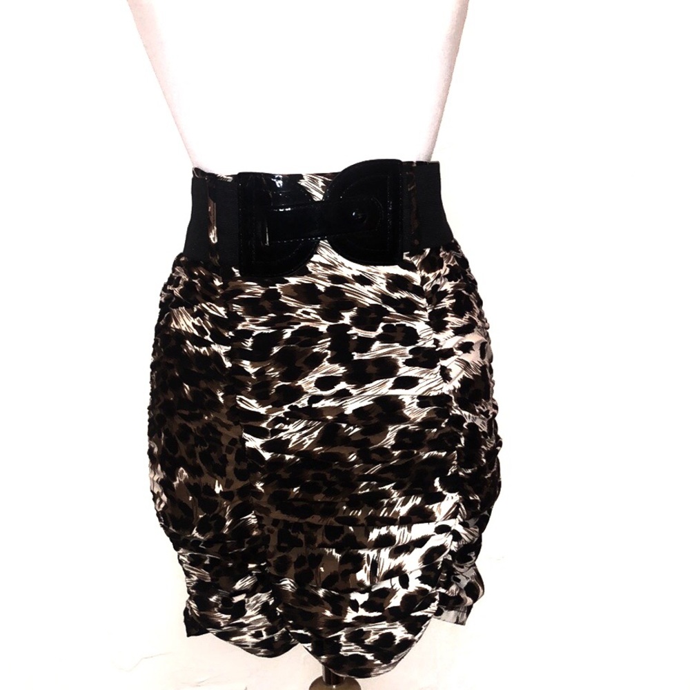 Windsor Cheetah Print Pencil Skirt with black belt - Picture 2 of 5